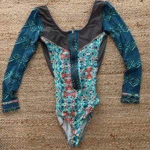 One Piece Long Sleeve Surf Wetsuit 🏄🏼‍♀️